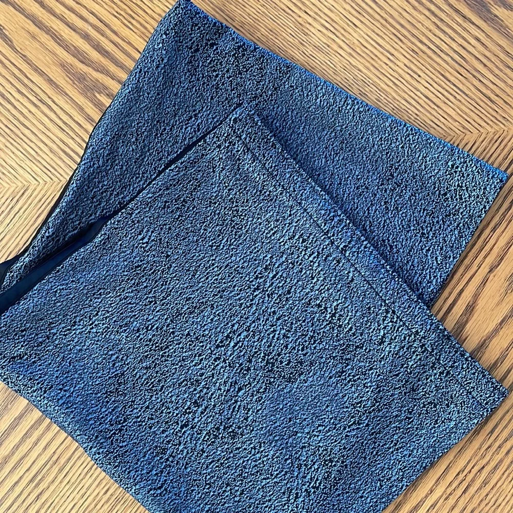 Lululemon Vinyasa Scarf - Blue & Black